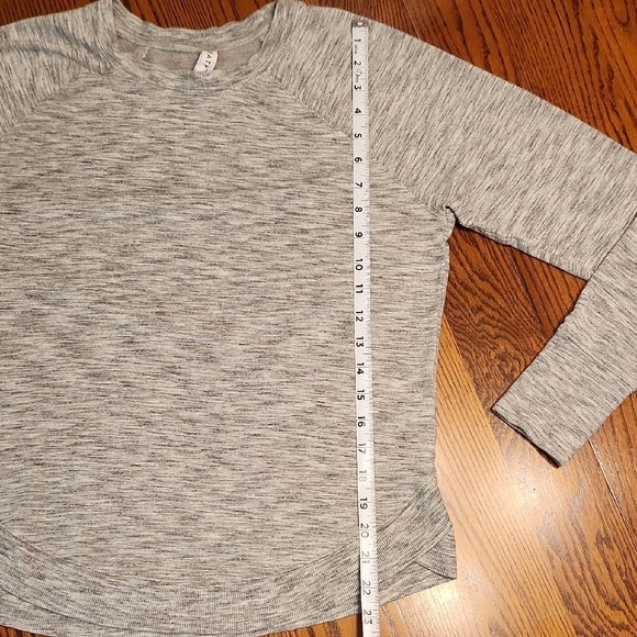 Athleta Sweatshirt - Picture 11 of 15